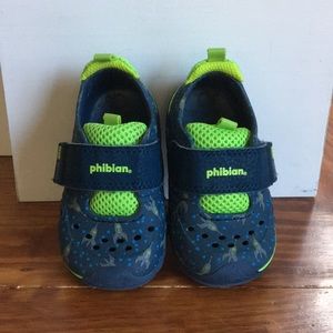 Stride rite phibian water shoe